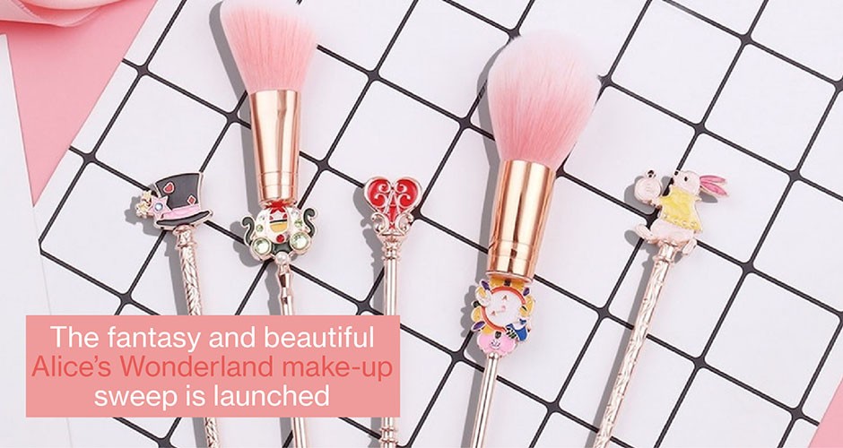 Flawless Lighting Fashion:  The fantasy and beautiful Alice’s Wonderland make-up sweep is launched~